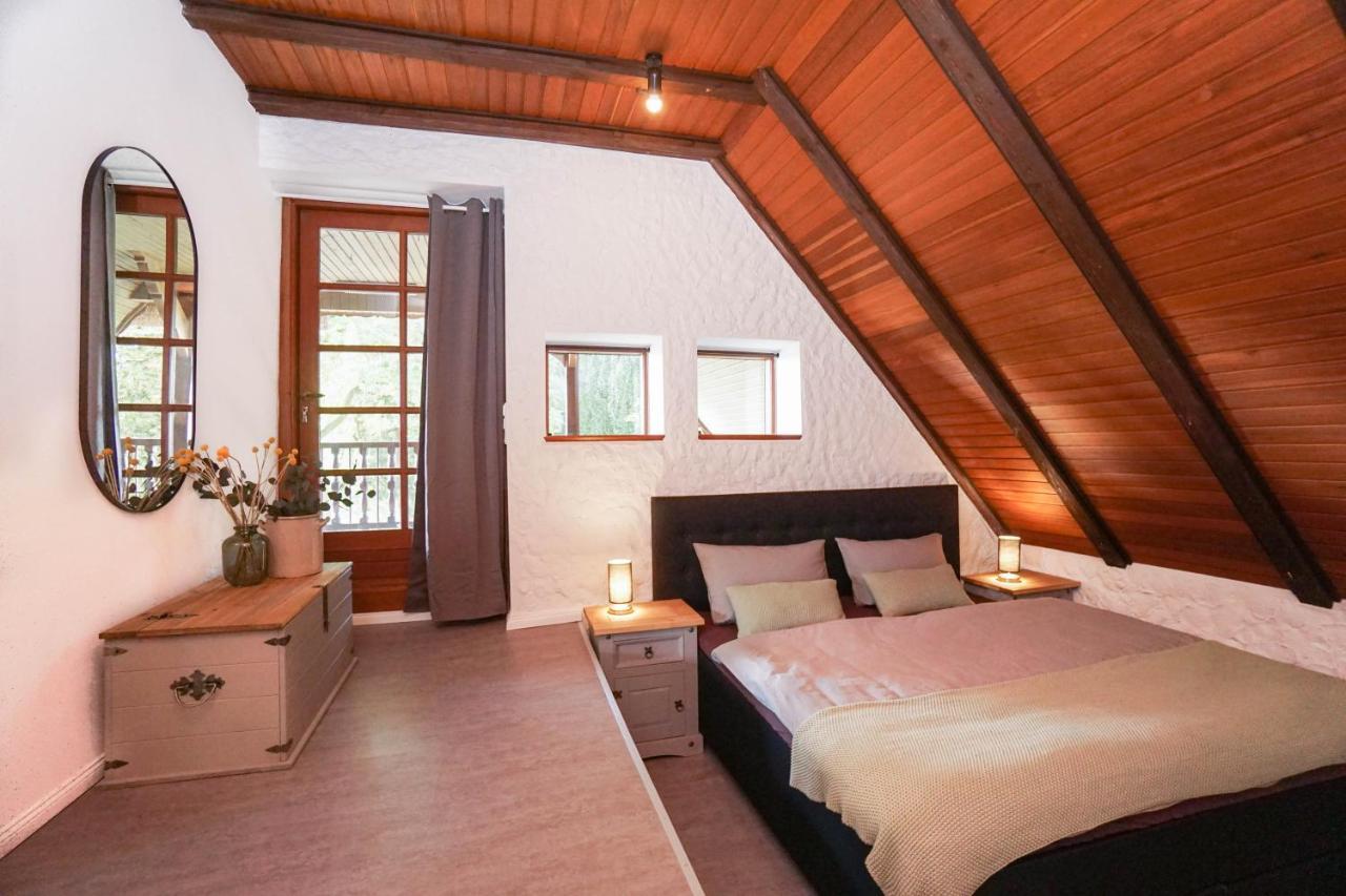 Ruhe Unter Reet-Haus Mit Sauna, Whirlpool Und Kamin Gnarrenburg Exterior photo