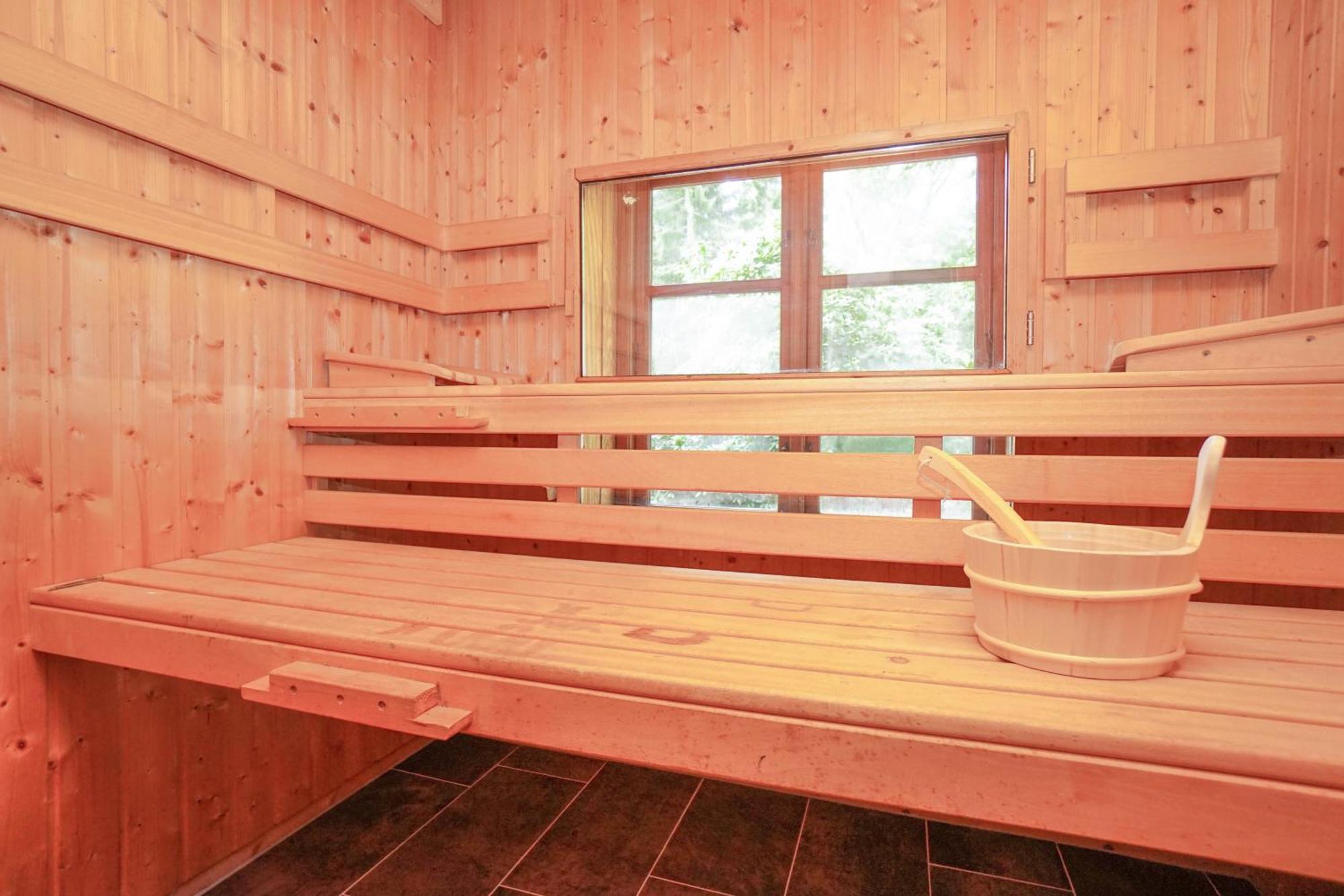 Ruhe Unter Reet-Haus Mit Sauna, Whirlpool Und Kamin Gnarrenburg Exterior photo